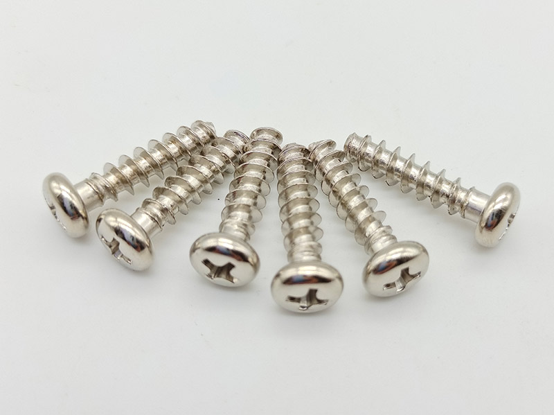 Phillips-pan-head-tapping-screw