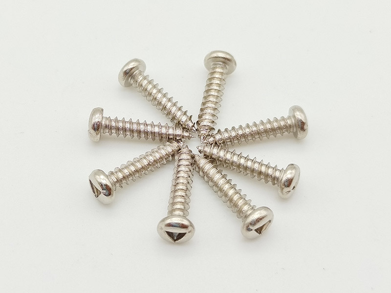 Triangle-drive-pan-head-tapping-screw